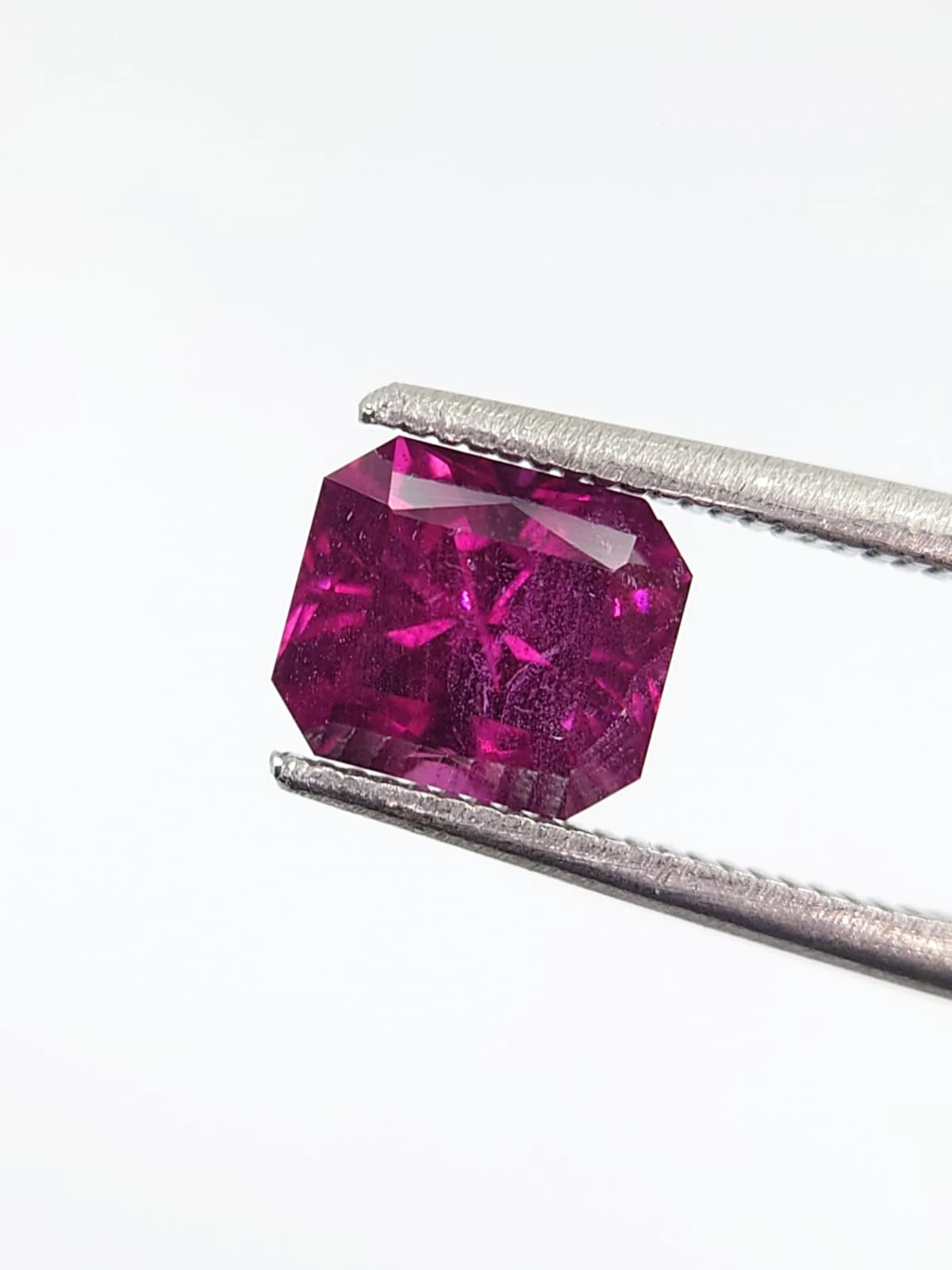 1.76ct Natural Rhodolite Garnet from Africa — view 2